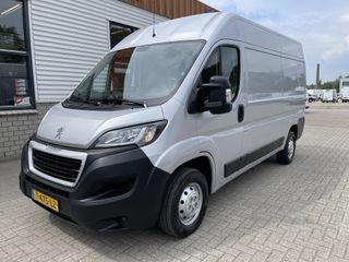 Peugeot Boxer 333 2.0 BlueHDI 164pk L2H2 Premium / vaste prijs rijklaar € 16.950 ex btw / lease vanaf € 329 / airco / cruise / navi / achteruit rijcamera / trekhaak 2500 kg !