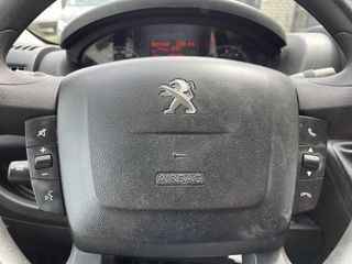 Peugeot Boxer 333 2.0 BlueHDI 164pk L2H2 Premium / vaste prijs rijklaar € 16.950 ex btw / lease vanaf € 329 / airco / cruise / navi / achteruit rijcamera / trekhaak 2500 kg !