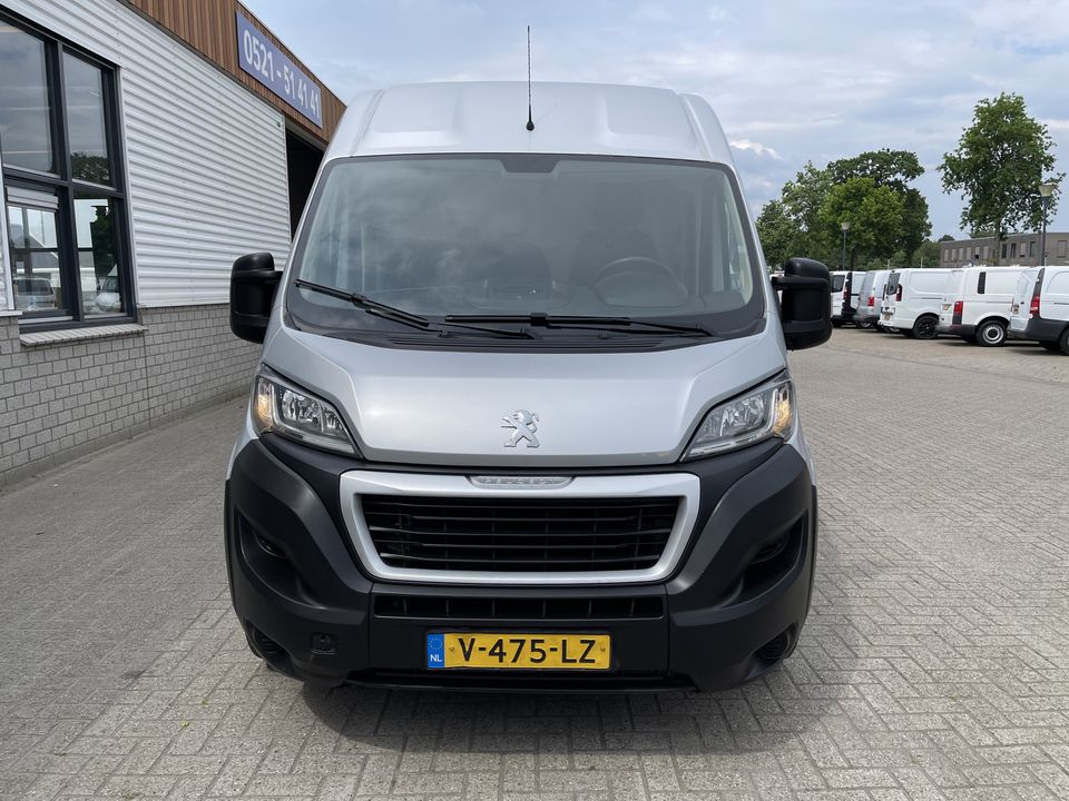 Peugeot Boxer 333 2.0 BlueHDI 164pk L2H2 Premium / vaste prijs rijklaar € 16.950 ex btw / lease vanaf € 329 / airco / cruise / navi / achteruit rijcamera / trekhaak 2500 kg !