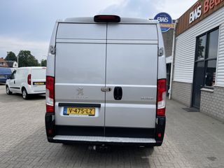 Peugeot Boxer 333 2.0 BlueHDI 164pk L2H2 Premium / vaste prijs rijklaar € 16.950 ex btw / lease vanaf € 329 / airco / cruise / navi / achteruit rijcamera / trekhaak 2500 kg !