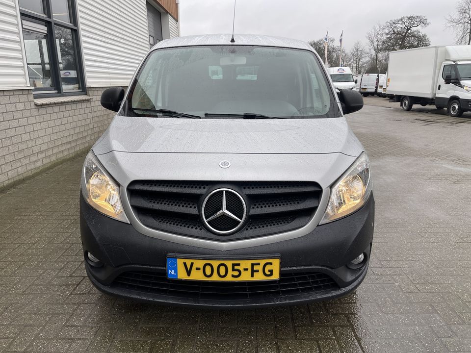 Mercedes-Benz Citan 108 CDI BlueEFFICIENCY Business Professional / vaste prijs rijklaar € 10.950 ex btw / lease vanaf € 200 / airco / ramen rondom / zilver metallic / pdc achter !