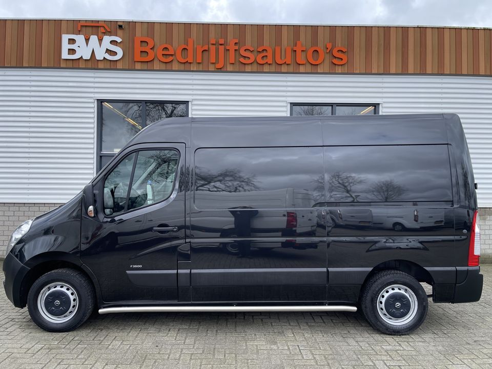 Opel Movano 2.3 CDTI 130pk L2H2 / vaste prijs rijklaar € 19.950 ex btw / lease vanaf € 366 / airco / cruise / navigatie / pdc achter / zwart metallic / geveerde chauffeurs stoel !