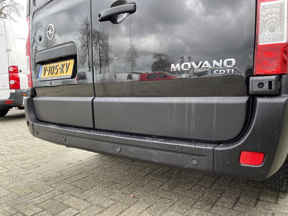 Opel Movano 2.3 CDTI 130pk L2H2 / vaste prijs rijklaar € 19.950 ex btw / lease vanaf € 366 / airco / cruise / navigatie / pdc achter / zwart metallic / geveerde chauffeurs stoel !