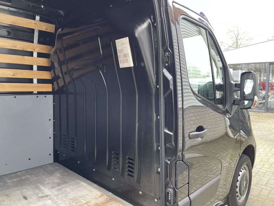 Opel Movano 2.3 CDTI 130pk L2H2 / vaste prijs rijklaar € 19.950 ex btw / lease vanaf € 366 / airco / cruise / navigatie / pdc achter / zwart metallic / geveerde chauffeurs stoel !