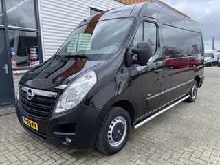 Opel Movano 2.3 CDTI 130pk L2H2 / vaste prijs rijklaar € 19.950 ex btw / lease vanaf € 366 / airco / cruise / navigatie / pdc achter / zwart metallic / geveerde chauffeurs stoel !