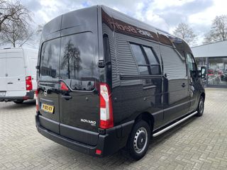 Opel Movano 2.3 CDTI 130pk L2H2 / vaste prijs rijklaar € 19.950 ex btw / lease vanaf € 366 / airco / cruise / navigatie / pdc achter / zwart metallic / geveerde chauffeurs stoel !