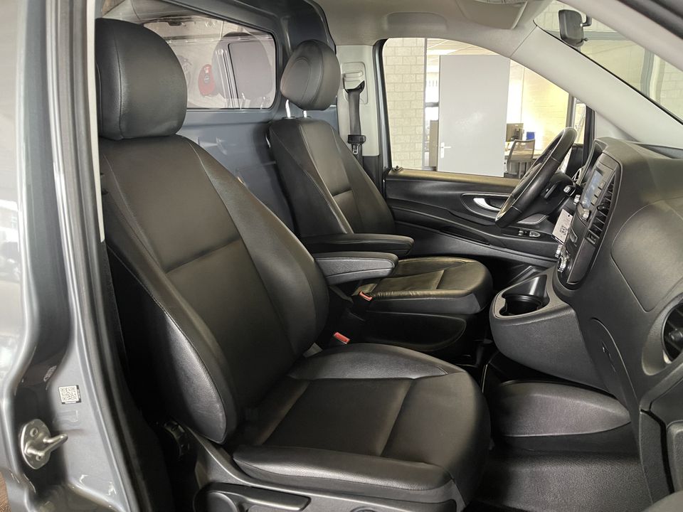 Mercedes-Benz Vito 114 CDI Lang L2H1 automaat / vaste prijs rijklaar € 29.950 ex btw / lease vanaf € 536 / grijs metallic / lichtmetalen velgen 18 inch / leer / trekhaak 2000 kg !