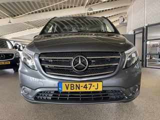 Mercedes-Benz Vito 114 CDI Lang L2H1 automaat / vaste prijs rijklaar € 29.950 ex btw / lease vanaf € 536 / grijs metallic / lichtmetalen velgen 18 inch / leer / trekhaak 2000 kg !