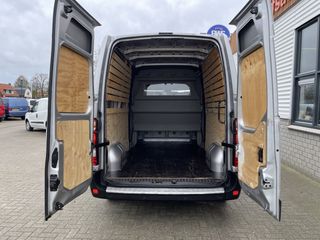 Renault Master T35 2.3 dCi 135 L3H2 DC 7 persoons / vaste prijs rijklaar € 25.850 ex btw / lease vanaf € 462 / airco / cruise / navi / trekhaak 2500 kg / pdc voor en achter / achteruit rijcamera !