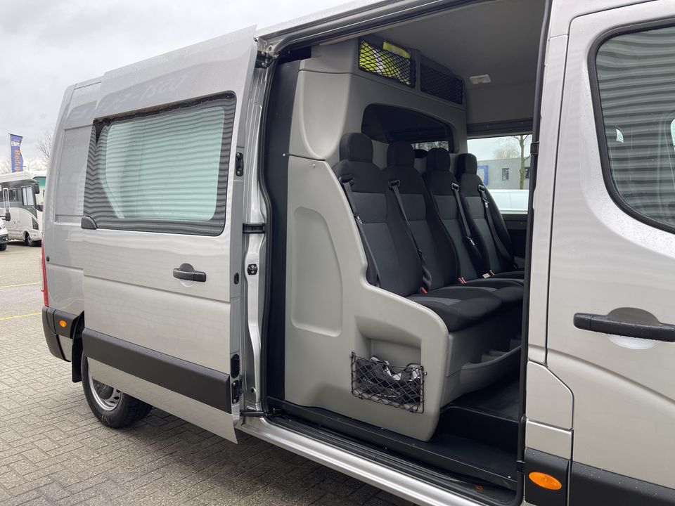 Renault Master T35 2.3 dCi 135 L3H2 DC 7 persoons / vaste prijs rijklaar € 25.850 ex btw / lease vanaf € 462 / airco / cruise / navi / trekhaak 2500 kg / pdc voor en achter / achteruit rijcamera !