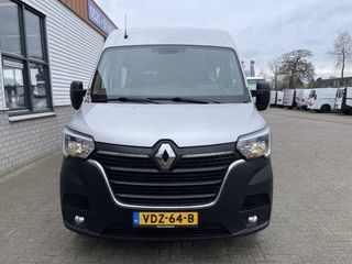 Renault Master T35 2.3 dCi 135 L3H2 DC 7 persoons / vaste prijs rijklaar € 25.850 ex btw / lease vanaf € 462 / airco / cruise / navi / trekhaak 2500 kg / pdc voor en achter / achteruit rijcamera !