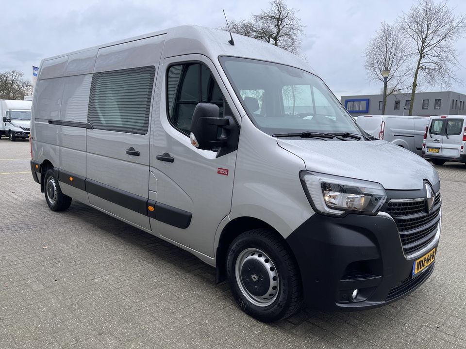 Renault Master T35 2.3 dCi 135 L3H2 DC 7 persoons / vaste prijs rijklaar € 25.850 ex btw / lease vanaf € 462 / airco / cruise / navi / trekhaak 2500 kg / pdc voor en achter / achteruit rijcamera !