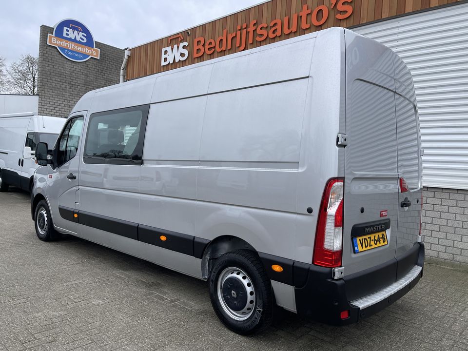 Renault Master T35 2.3 dCi 135 L3H2 DC 7 persoons / vaste prijs rijklaar € 25.850 ex btw / lease vanaf € 462 / airco / cruise / navi / trekhaak 2500 kg / pdc voor en achter / achteruit rijcamera !