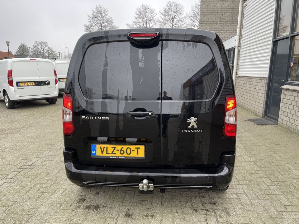 Peugeot Partner 1.5 BlueHDI automaat Asphalt / vaste prijs rijklaar € 14.950 ex btw / lease vanaf € 283 / dubbel schuifdeur / lichtemetalen velgen / airco / cruise / camera / trekhaak !