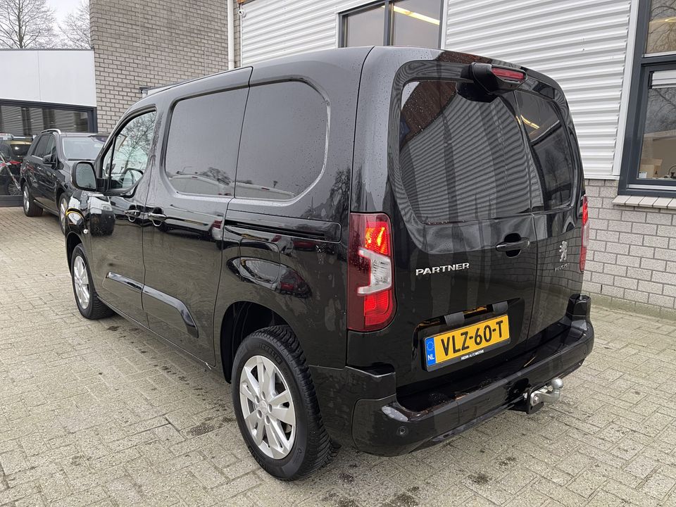 Peugeot Partner 1.5 BlueHDI automaat Asphalt / vaste prijs rijklaar € 14.950 ex btw / lease vanaf € 283 / dubbel schuifdeur / lichtemetalen velgen / airco / cruise / camera / trekhaak !