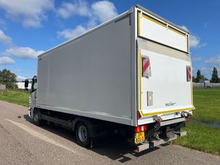 Mercedes-Benz Atego 824 Euro6 Bakwagen met Laadklep 1.000 KG / C1 Rijbewijs / Automaat / Airco / Cruise Control / Vangmuil / 40.643 KM !!