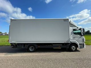 Mercedes-Benz Atego 824 Euro6 Bakwagen met Laadklep 1.000 KG / C1 Rijbewijs / Automaat / Airco / Cruise Control / Vangmuil / 40.643 KM !!