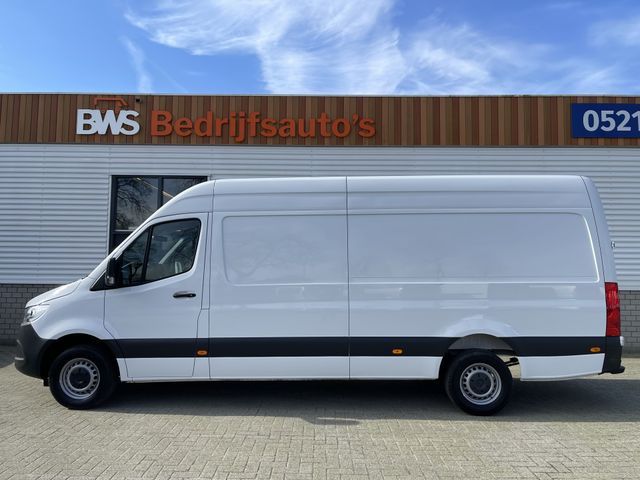 Mercedes-Benz Sprinter 317 1.9 CDI 170pk L3H2 RWD Functional / rijklaar € 38.950 ex btw / lease vanaf € 893 / trekhaak + opstap achter / 270 graden deuren / achteruit rijcamera !