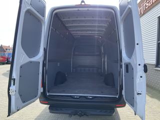 Mercedes-Benz Sprinter 317 1.9 CDI 170pk L3H2 RWD Functional / rijklaar € 38.950 ex btw / lease vanaf € 893 / trekhaak + opstap achter / 270 graden deuren / achteruit rijcamera !