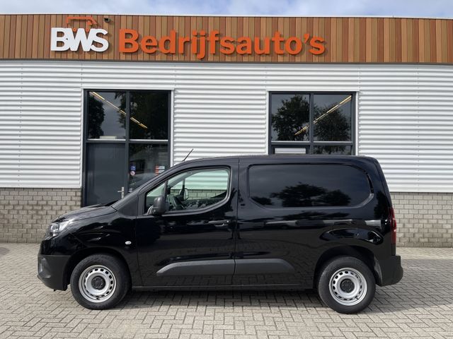 Toyota ProAce CITY 1.5 D-4D 102pk L1H1 Live / rijklaar € 19.950 ex btw / lease vanaf € 366 / direct leverbaar / fabrieksgarantie tot 28-04-2025 ! airco / cruise / Apple Carplay