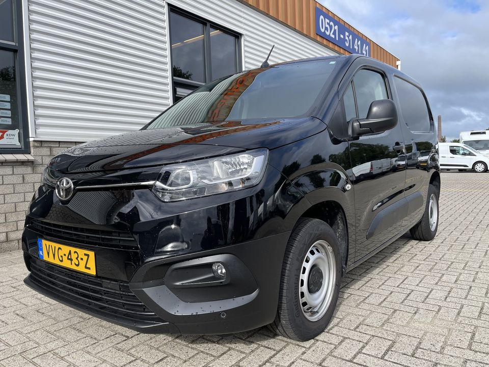 Toyota ProAce CITY 1.5 D-4D 102pk L1H1 Live / rijklaar € 19.950 ex btw / lease vanaf € 366 / direct leverbaar / fabrieksgarantie tot 28-04-2025 ! airco / cruise / Apple Carplay