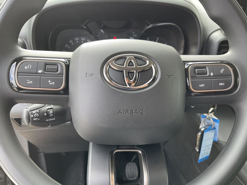 Toyota ProAce CITY 1.5 D-4D 102pk L1H1 Live / rijklaar € 19.950 ex btw / lease vanaf € 366 / direct leverbaar / fabrieksgarantie tot 28-04-2025 ! airco / cruise / Apple Carplay