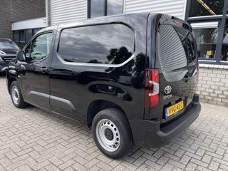 Toyota ProAce CITY 1.5 D-4D 102pk L1H1 Live / rijklaar € 19.950 ex btw / lease vanaf € 366 / direct leverbaar / fabrieksgarantie tot 28-04-2025 ! airco / cruise / Apple Carplay