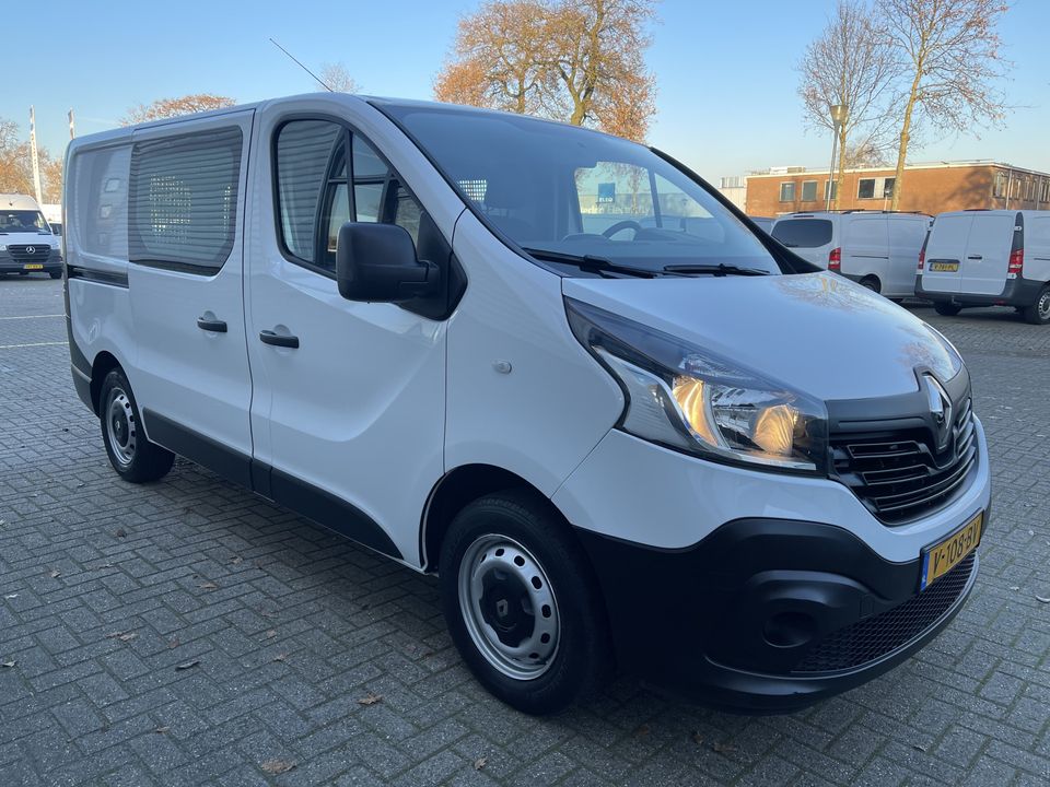 Renault Trafic 1.6 dCi 125pk T29 L1H1 Comfort Energy / rijklaar € 17.950 ex btw / lease vanaf € 380 / airco / cruise / navi / schuifdeur links en rechts !