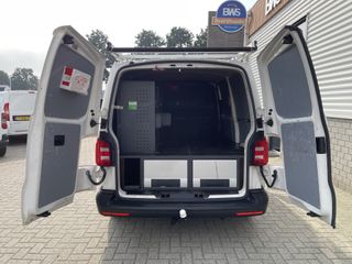 Volkswagen Transporter 2.0 TDI L1H1 Comfortline / vaste prijs rijklaar € 14.950 ex btw / euro 6 diesel / lease vanaf € 274 / airco / cruise / imperial / trekhaak / Bott ingerichte laadruimte !