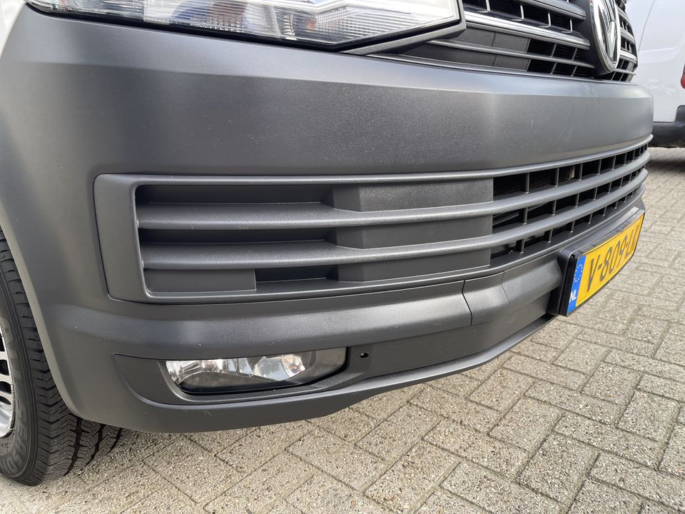 Volkswagen Transporter 2.0 TDI L1H1 Comfortline / vaste prijs rijklaar € 14.950 ex btw / euro 6 diesel / lease vanaf € 274 / airco / cruise / imperial / trekhaak / Bott ingerichte laadruimte !