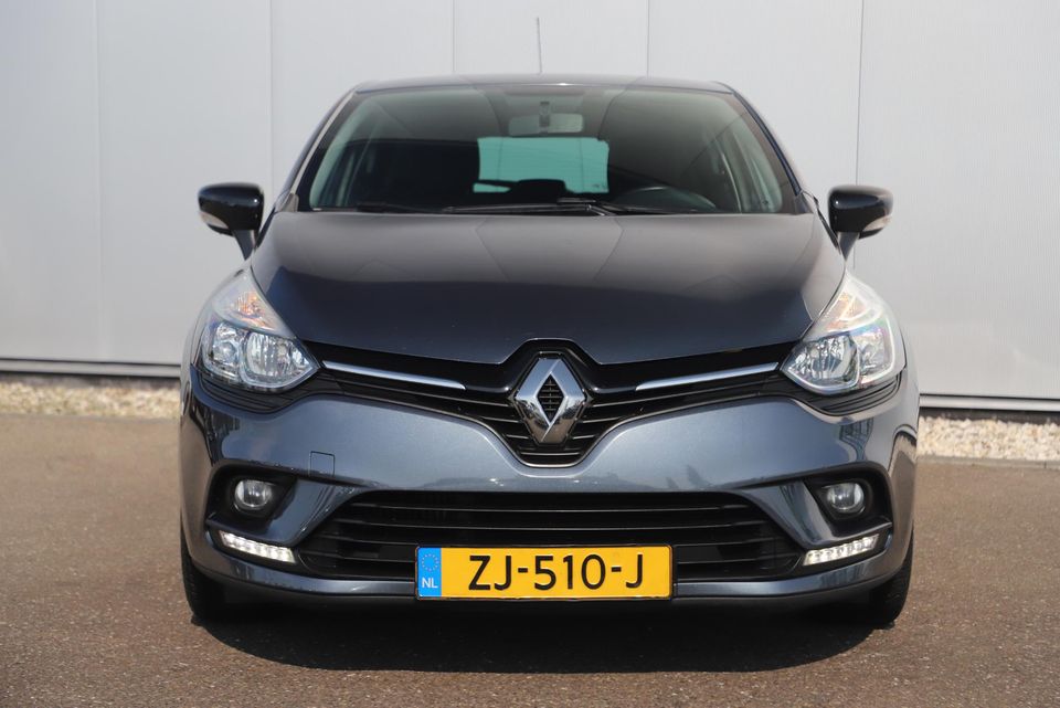 Renault Clio 0.9 TCe Limited Keyless Entry Navigatie Carplay Android Bluetooth Parkeersensors Airco Cruise 16 inch LMV All Season banden!