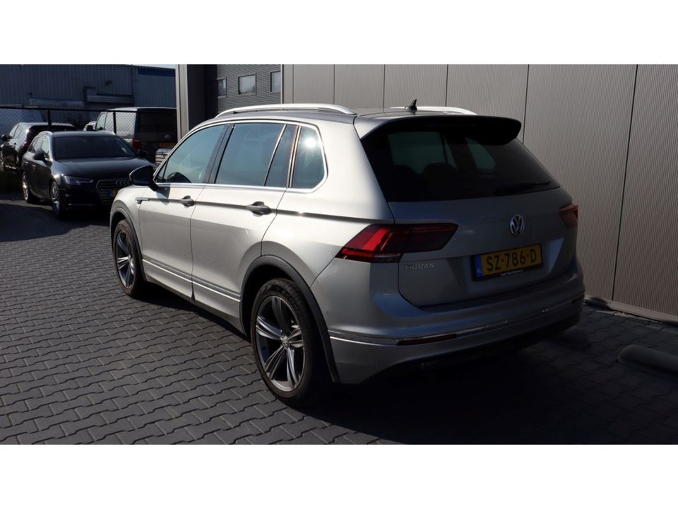 Volkswagen Tiguan 1.4 TSI Highl. Bus R | R line | 360 camera | Panodak