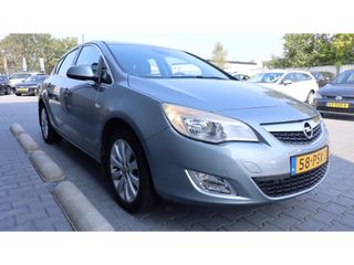 Opel Astra 1.4 Turbo Cosmo | Clima | Led | Pdc | Audio | Netjes