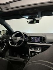 Škoda Karoq 1.5 TSI Sportline Virtual Pano Trekhaak Carplay