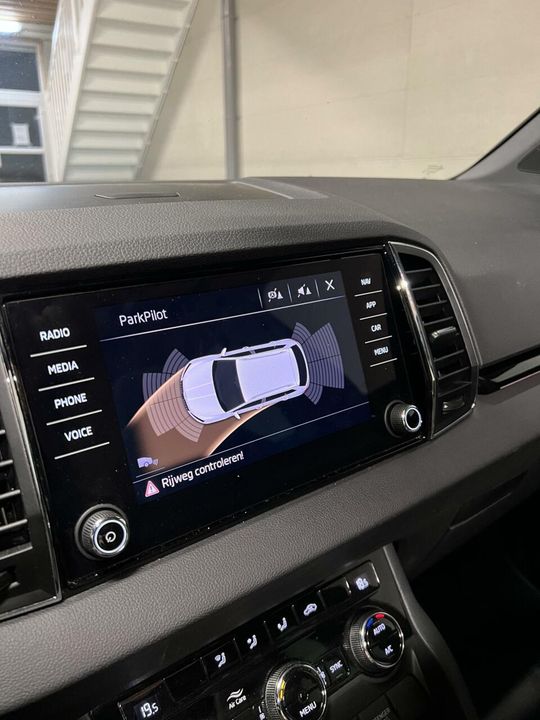 Škoda Karoq 1.5 TSI Sportline Virtual Pano Trekhaak Carplay