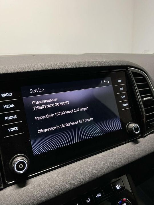 Škoda Karoq 1.5 TSI Sportline Virtual Pano Trekhaak Carplay