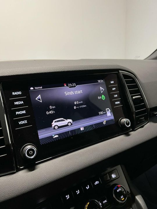 Škoda Karoq 1.5 TSI Sportline Virtual Pano Trekhaak Carplay