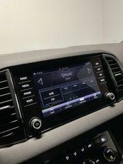 Škoda Karoq 1.5 TSI Sportline Virtual Pano Trekhaak Carplay