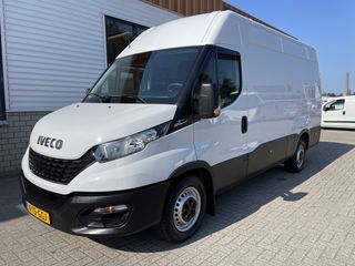 Iveco Daily 35S16V 2.3 automaat L2H2 / vaste prijs rijklaar € 27.950 ex btw / lease vanaf € 500 / climate control / mag 3500 kg trekken / parkeersensoren achter / 270 graden achterdeuren