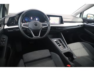 Volkswagen GOLF Variant 1.0 eTSI Life 110PK Automaat Virtual Cockpit 17 inch LMV Navigatie PDC Sfeerverlichting Carplay Android Getint Glas Adaptive Cruise Lane Assist Memory Elektrische Sportstoel