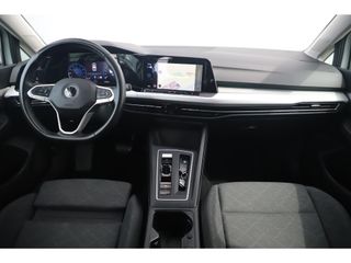 Volkswagen GOLF Variant 1.0 eTSI Life 110PK Automaat Virtual Cockpit 17 inch LMV Navigatie PDC Sfeerverlichting Carplay Android Getint Glas Adaptive Cruise Lane Assist Memory Elektrische Sportstoel