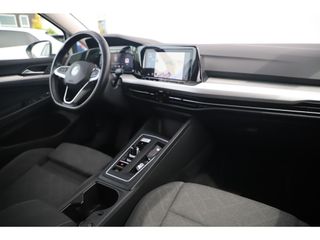 Volkswagen GOLF Variant 1.0 eTSI Life 110PK Automaat Virtual Cockpit 17 inch LMV Navigatie PDC Sfeerverlichting Carplay Android Getint Glas Adaptive Cruise Lane Assist Memory Elektrische Sportstoel