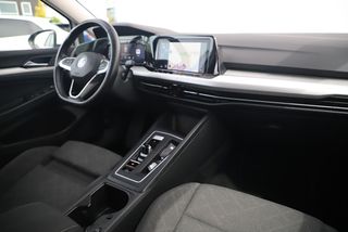 Volkswagen GOLF Variant 1.0 eTSI Life 110PK Automaat Virtual Cockpit 17 inch LMV Navigatie PDC Sfeerverlichting Carplay Android Getint Glas Adaptive Cruise Lane Assist Memory Elektrische Sportstoel