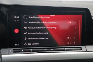 Volkswagen GOLF Variant 1.0 eTSI Life 110PK Automaat Virtual Cockpit 17 inch LMV Navigatie PDC Sfeerverlichting Carplay Android Getint Glas Adaptive Cruise Lane Assist Memory Elektrische Sportstoel