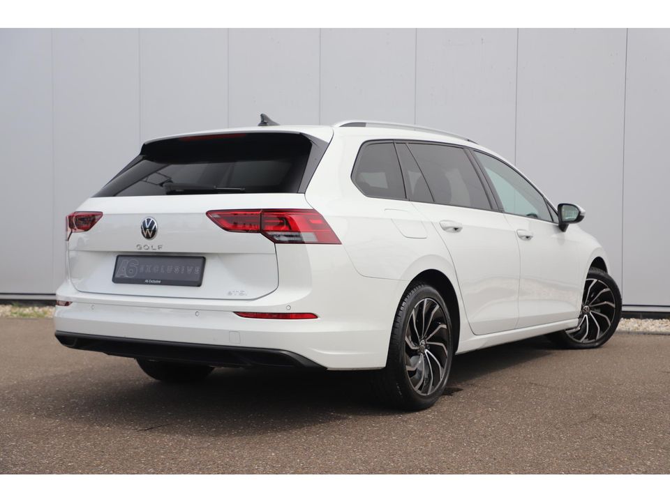 Volkswagen GOLF Variant 1.0 eTSI Life 110PK Automaat Virtual Cockpit 17 inch LMV Navigatie PDC Sfeerverlichting Carplay Android Getint Glas Adaptive Cruise Lane Assist Memory Elektrische Sportstoel