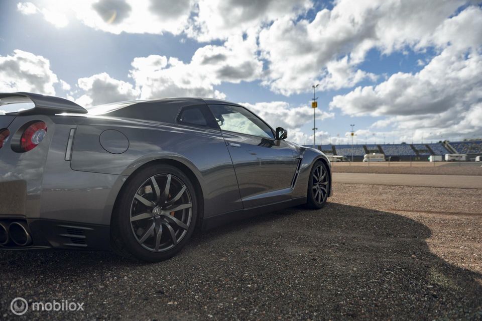 Nissan GT-R 3.8 V6 Premium Edition MY2012