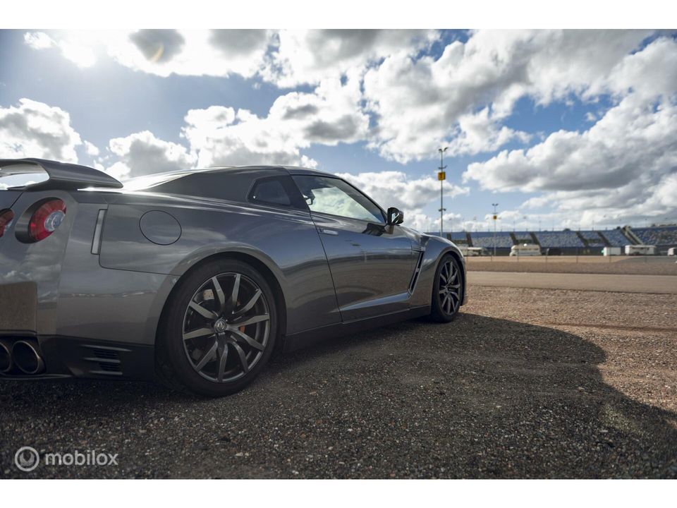 Nissan GT-R 3.8 V6 Premium Edition MY2012