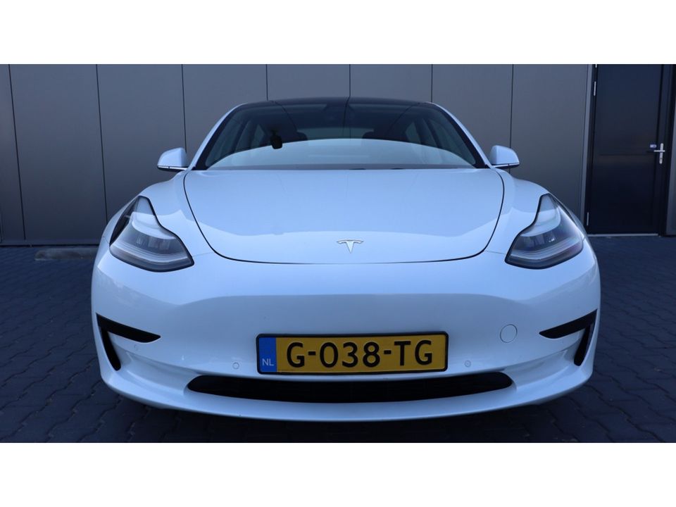 Tesla Model 3 Stnd.RWD Plus 60 kWh | Mooie nette Tesla | Auto pilot