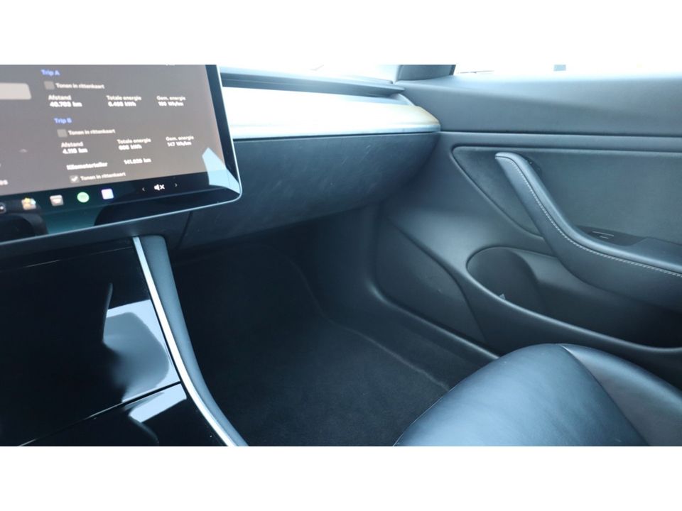 Tesla Model 3 Stnd.RWD Plus 60 kWh | Mooie nette Tesla | Auto pilot