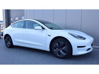 Tesla Model 3 Stnd.RWD Plus 60 kWh | Mooie nette Tesla | Auto pilot